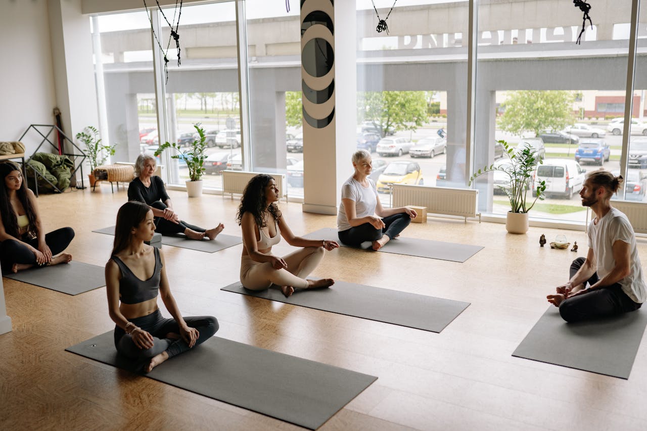 Yoga Docent Opleiding Nederland en Belasting: Waar Moet Je Op Letten?